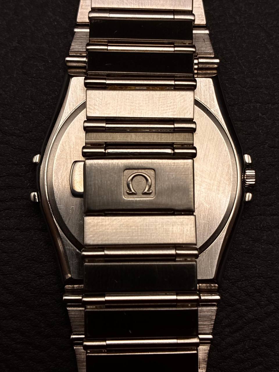 Omega Constellation Manhattan - Fundo