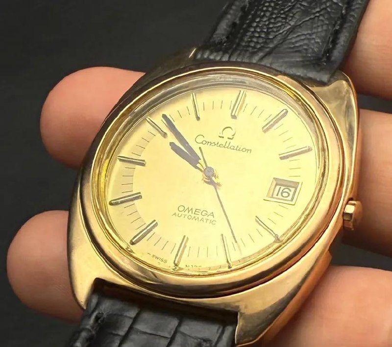 Omega Constellation C-Shape Onyx Black - Detalhe