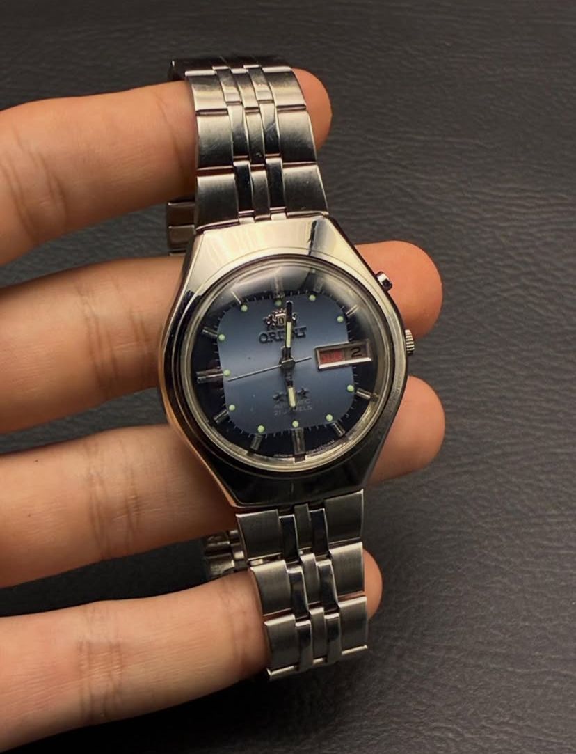 Orient 3 Estrelas Azul Bicolor - Detalhe