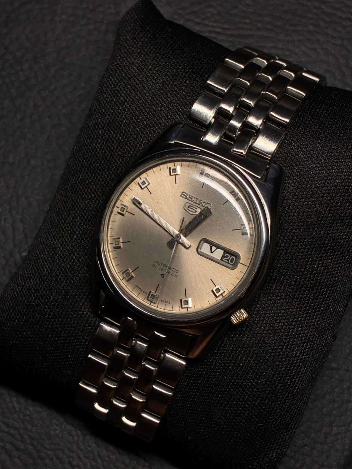 Seiko 5 Champagne - Lateral