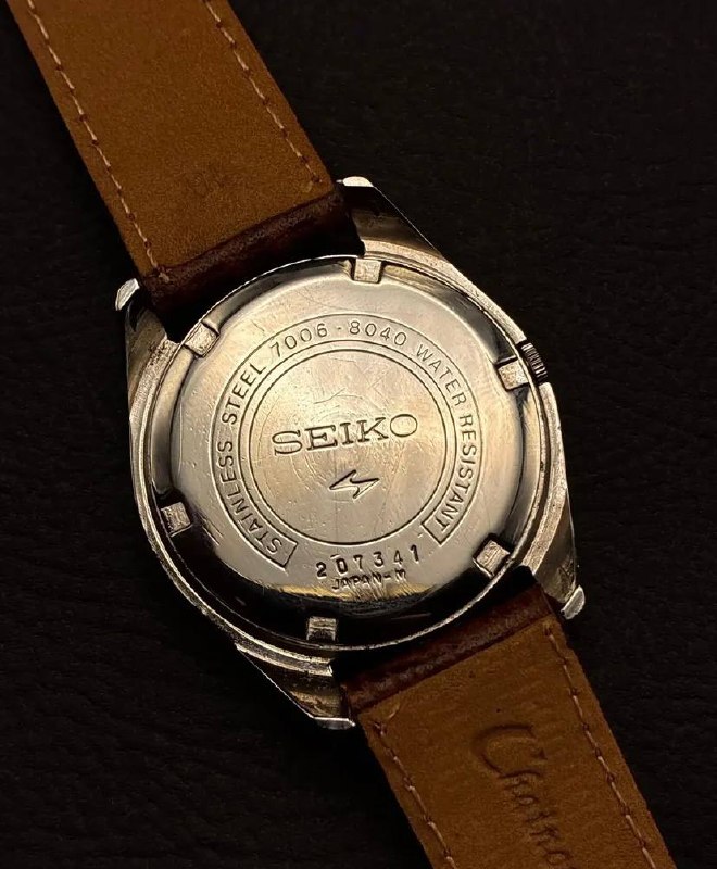 Seiko 5 Cinza Escuro - Fundo