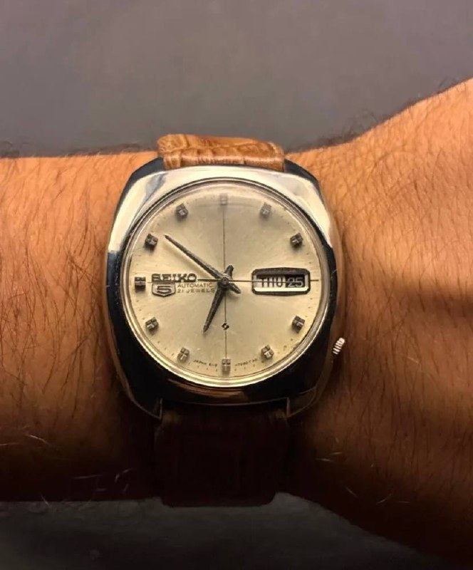 Seiko 5 Cushion Silver - Detalhe