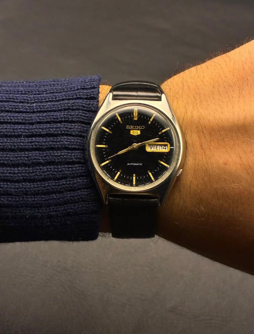 Seiko Black and Golden - Frente