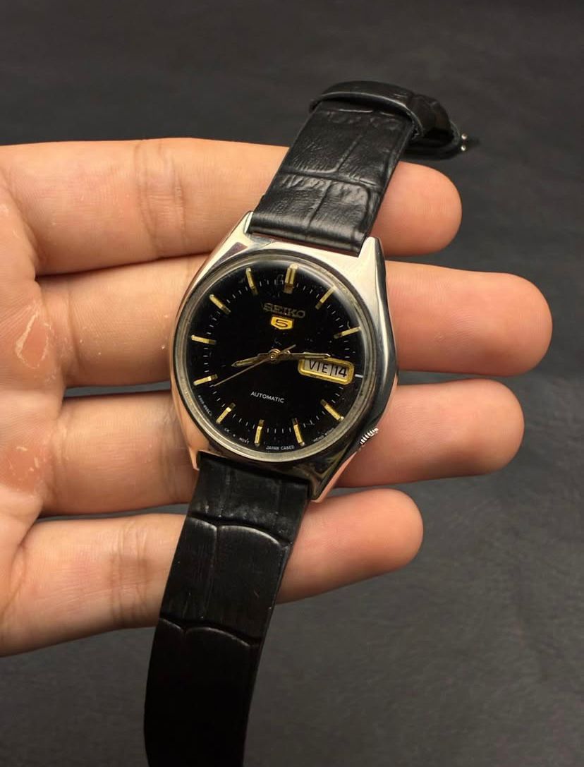 Seiko Black and Golden - Pulso