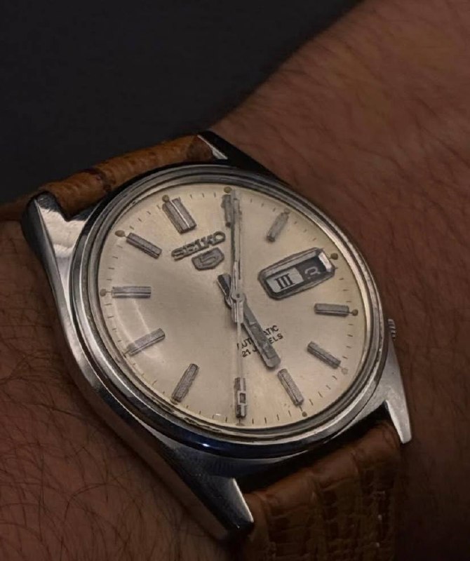 Seiko 5 Silver Sunburst - Detalhe