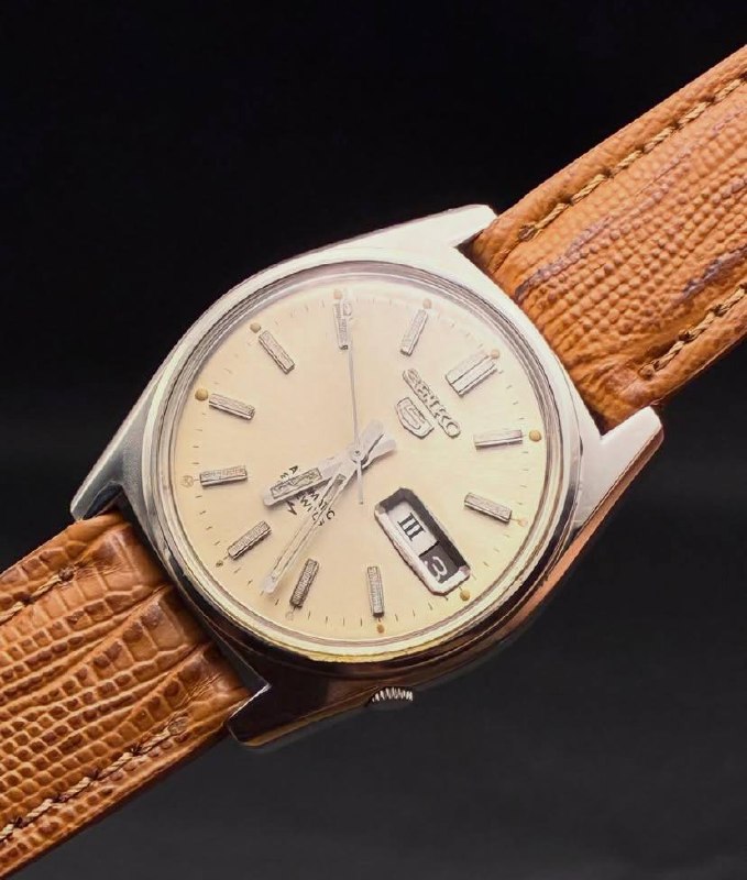 Seiko 5 Silver Sunburst