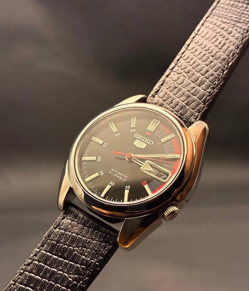 Seiko 5 SNK375K - Lateral